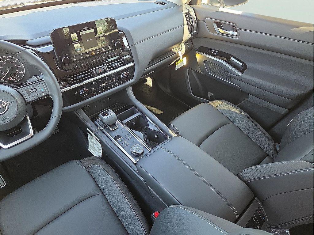 new 2025 Nissan Pathfinder car, priced at $41,345
