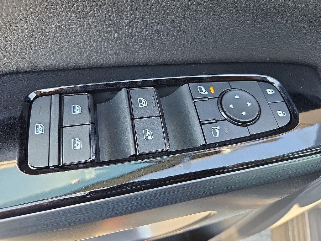 new 2025 Nissan Pathfinder car, priced at $41,345