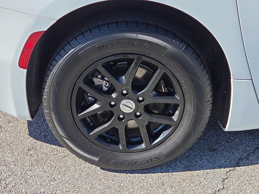 used 2023 Chrysler Pacifica car, priced at $27,989