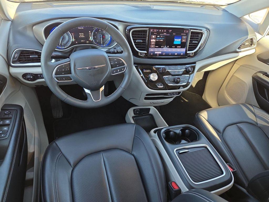 used 2023 Chrysler Pacifica car, priced at $27,989