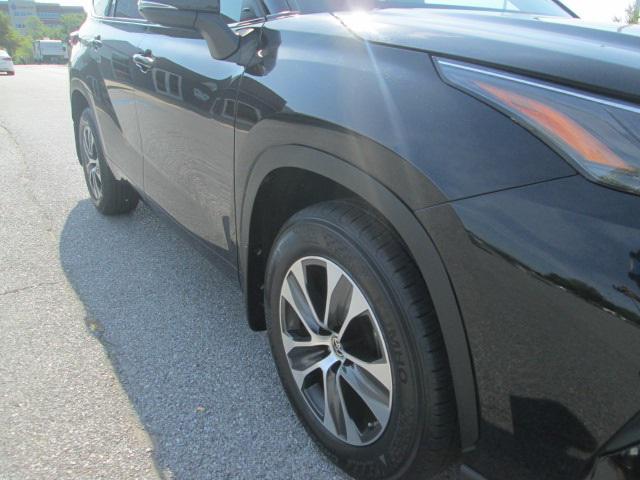 used 2023 Toyota Highlander car, priced at $35,551