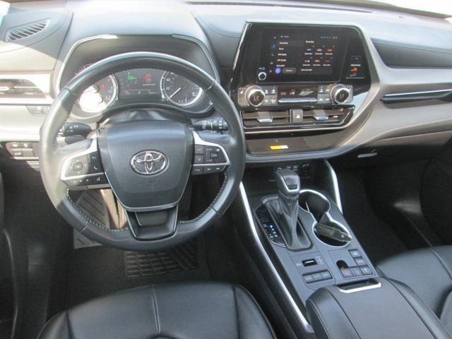 used 2023 Toyota Highlander car, priced at $35,551