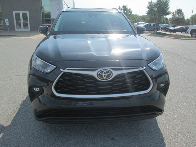 used 2023 Toyota Highlander car, priced at $35,551