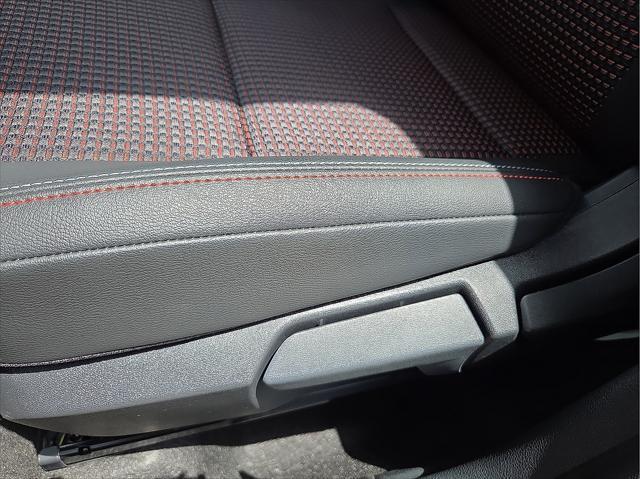 new 2025 Nissan Kicks car, priced at $30,224