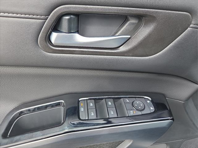 new 2025 Nissan Pathfinder car, priced at $44,555