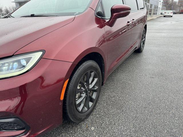 used 2021 Chrysler Pacifica car, priced at $23,944