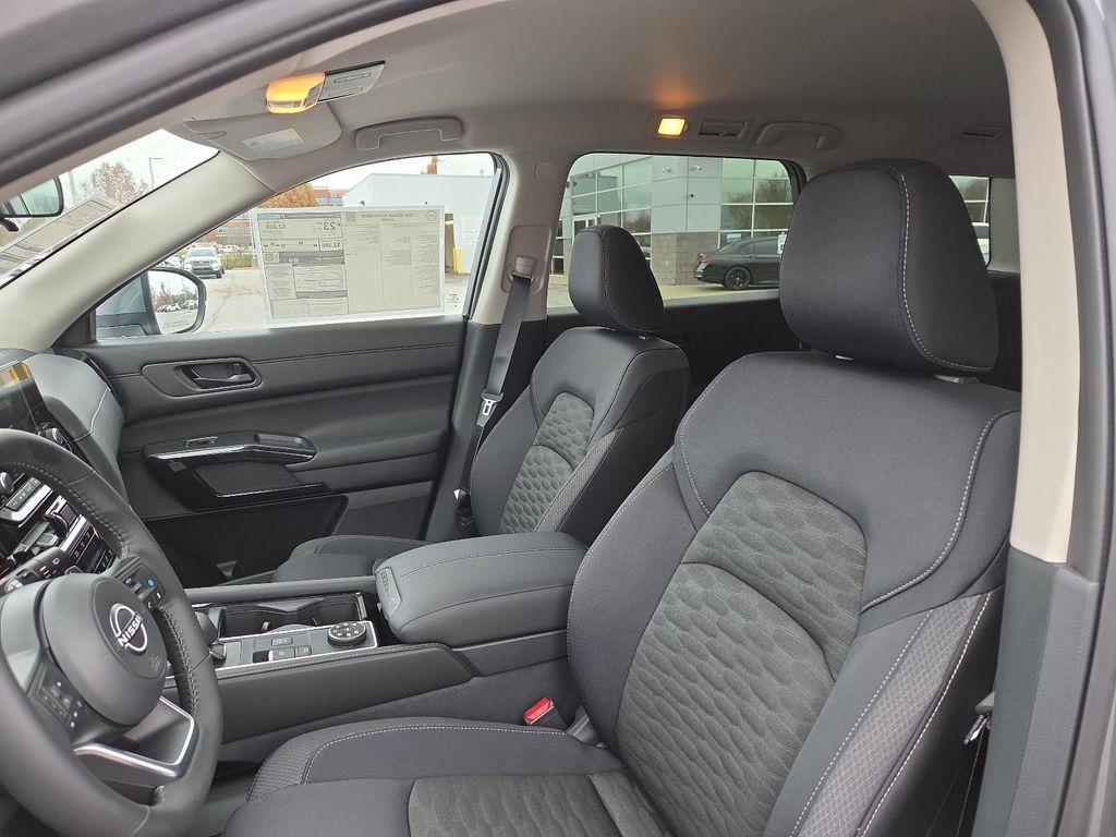 new 2025 Nissan Pathfinder car, priced at $39,260