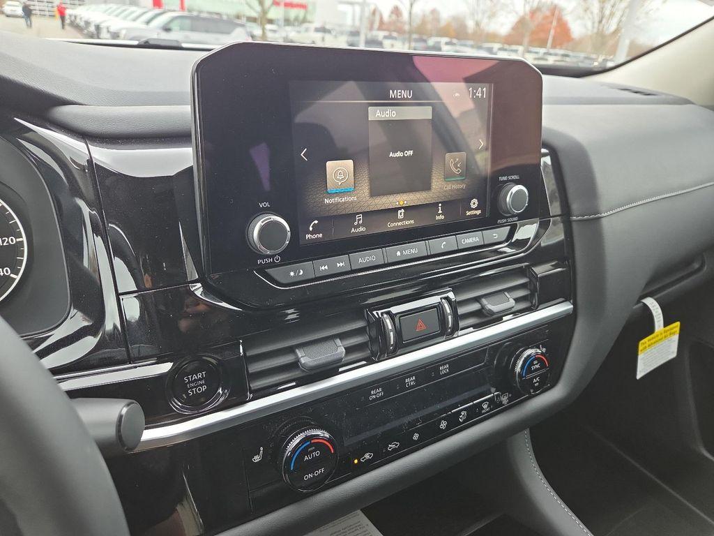 new 2025 Nissan Pathfinder car, priced at $39,260