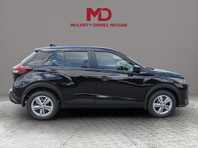 new 2025 Nissan Kicks car, priced at $23,624