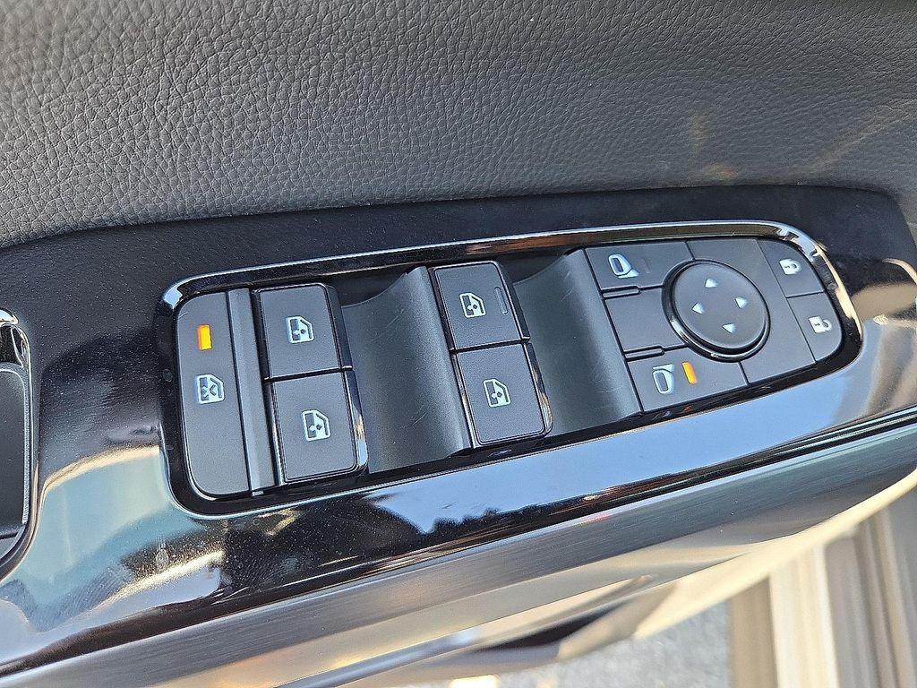 new 2025 Nissan Pathfinder car, priced at $42,425