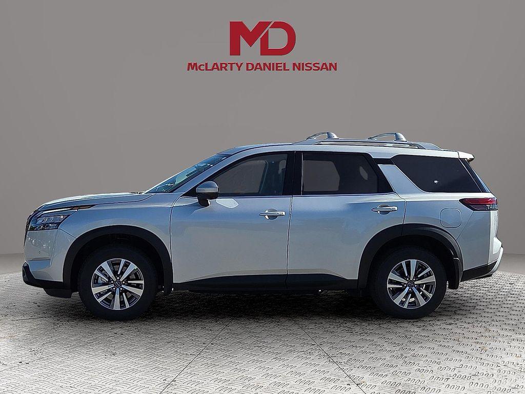 new 2025 Nissan Pathfinder car, priced at $42,425