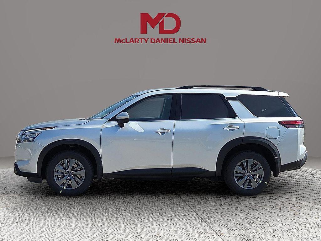new 2025 Nissan Pathfinder car, priced at $38,555