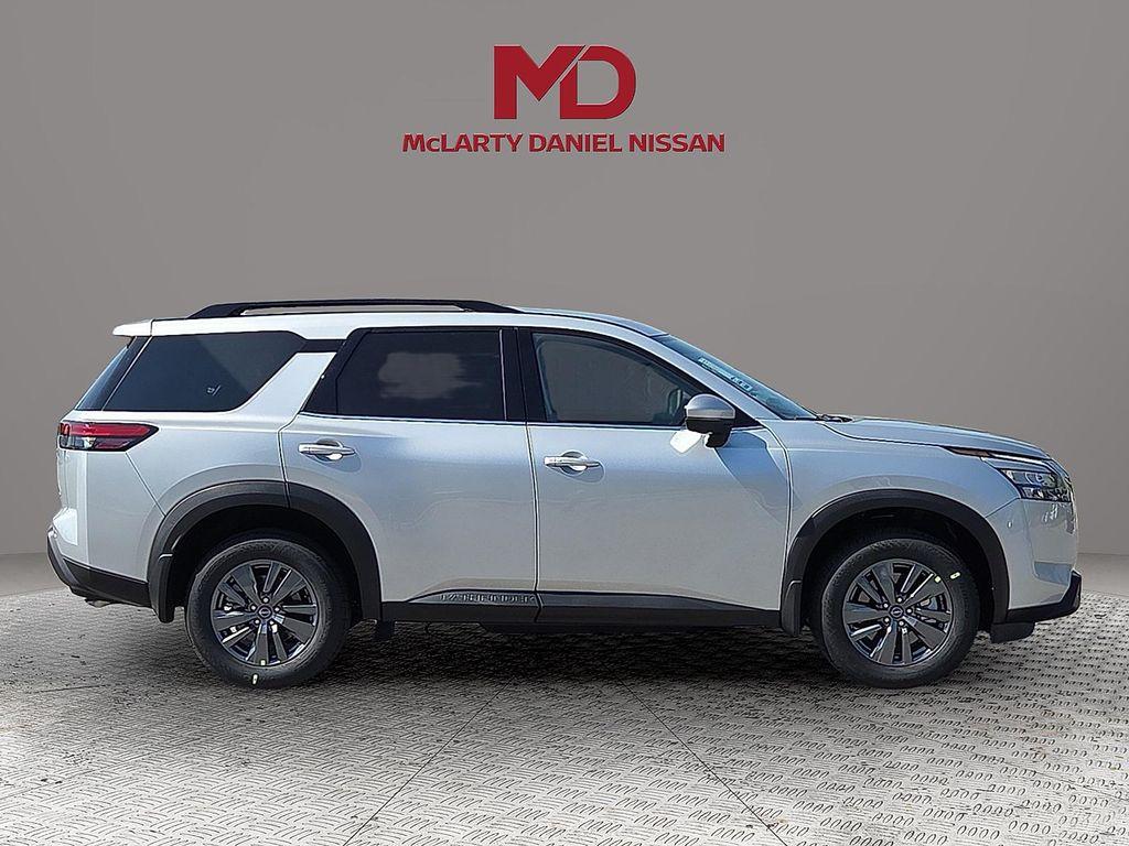new 2025 Nissan Pathfinder car, priced at $38,555