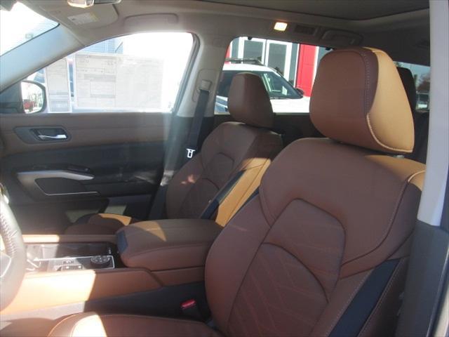 new 2025 Nissan Pathfinder car, priced at $47,180
