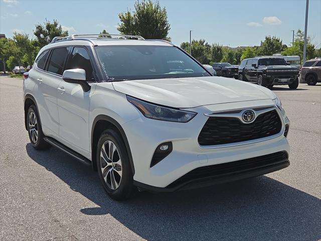 used 2021 Toyota Highlander car, priced at $35,489