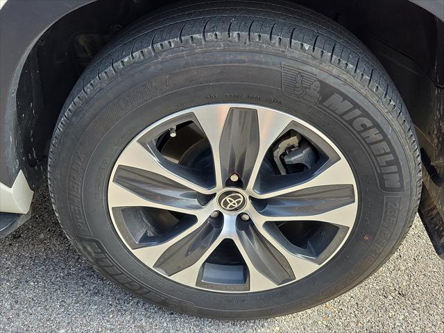 used 2021 Toyota Highlander car, priced at $35,489