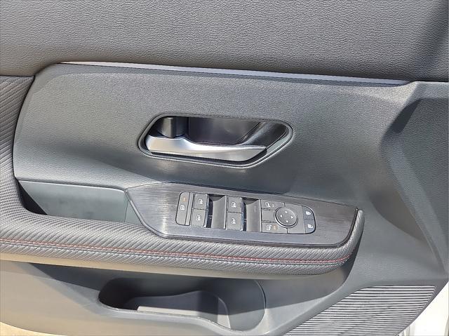 new 2025 Nissan Kicks car, priced at $30,040