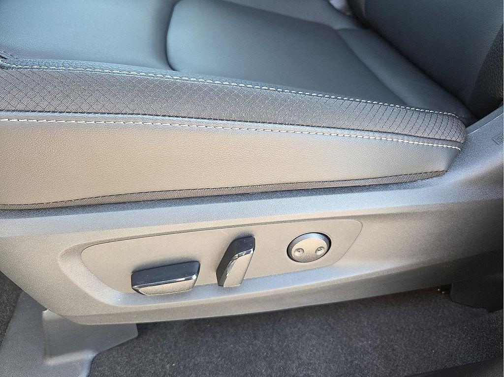 new 2025 Nissan Pathfinder car, priced at $39,879