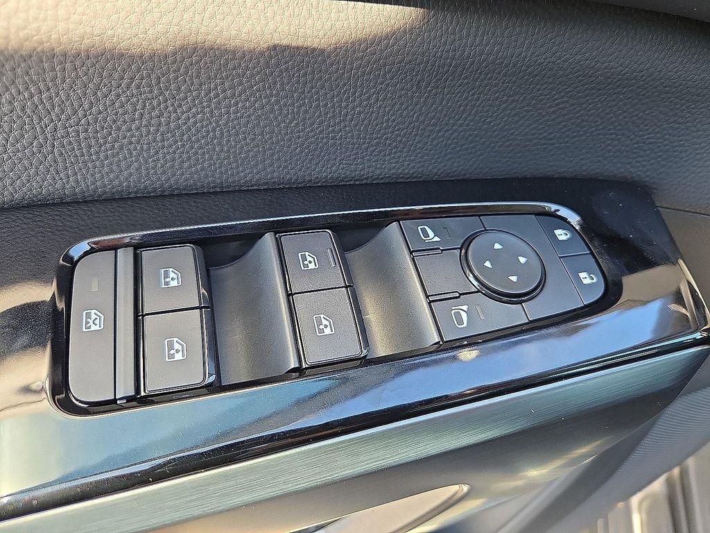 new 2025 Nissan Pathfinder car, priced at $39,879