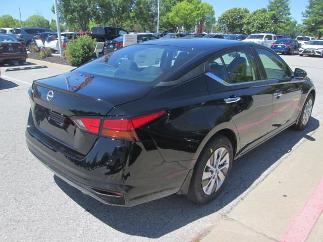 new 2024 Nissan Altima car, priced at $23,325