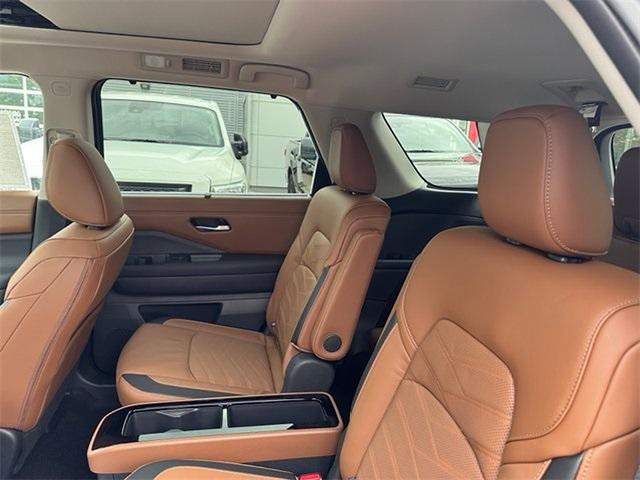 new 2025 Nissan Pathfinder car, priced at $48,677