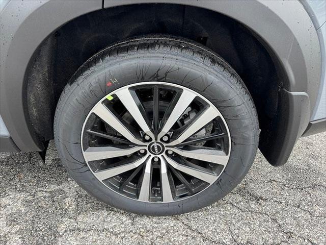 new 2025 Nissan Pathfinder car, priced at $48,132