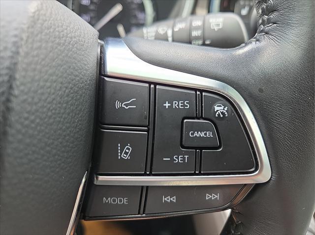 used 2020 Toyota Highlander car, priced at $29,669