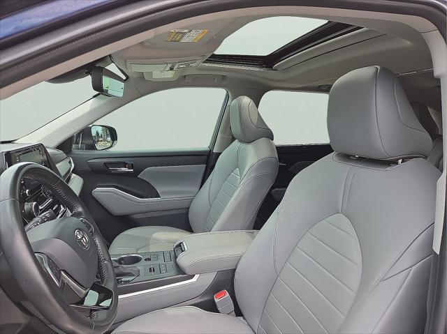 used 2020 Toyota Highlander car, priced at $29,669