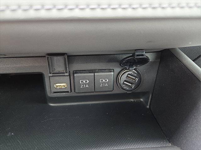 used 2020 Toyota Highlander car, priced at $29,669