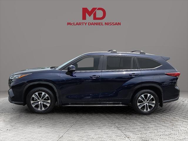 used 2020 Toyota Highlander car, priced at $29,669