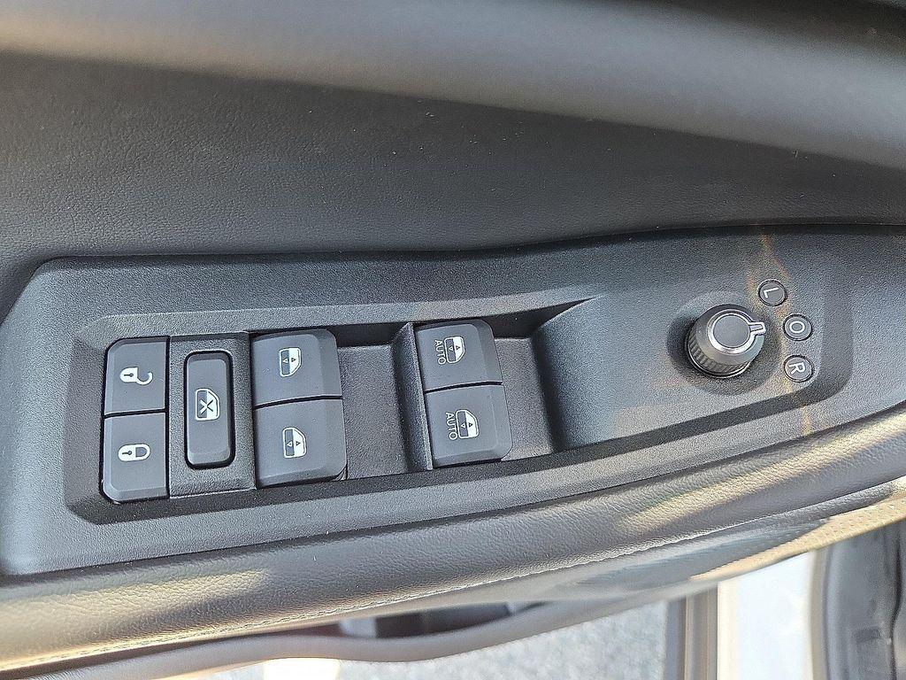 used 2025 Jeep Grand Cherokee L car, priced at $41,217