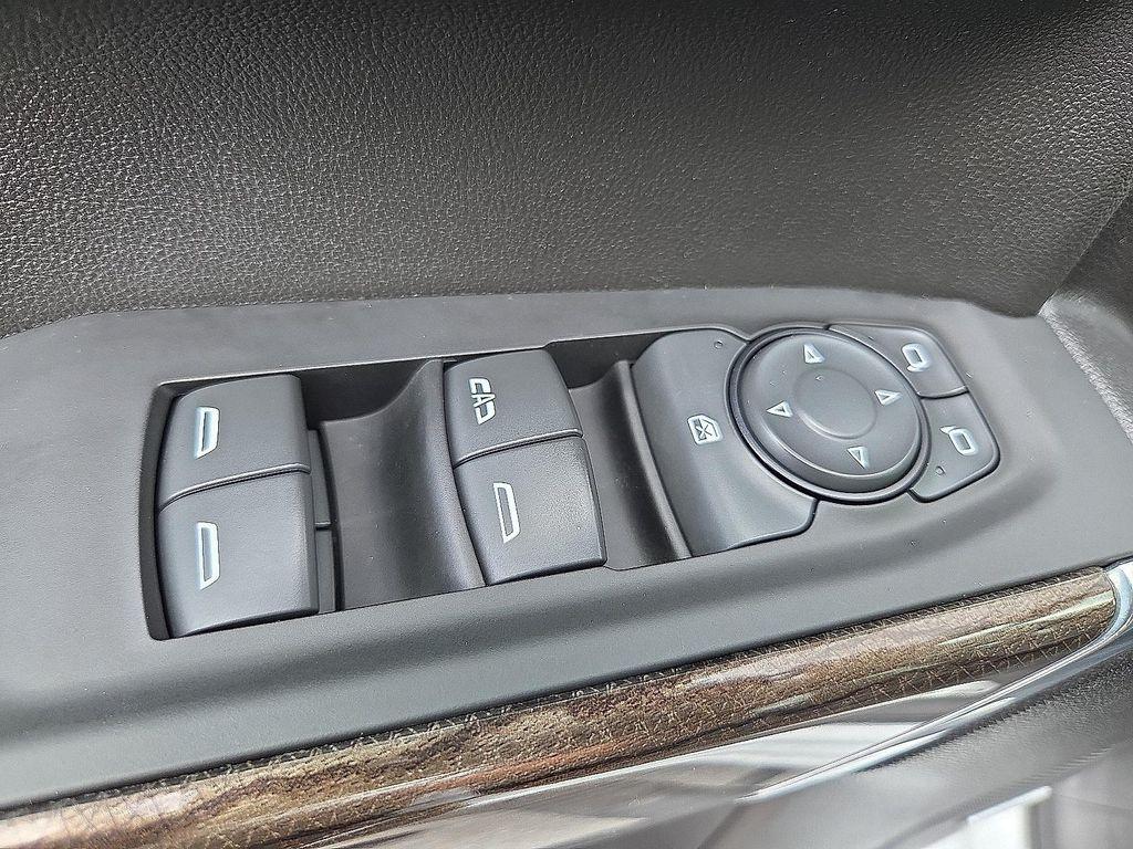 used 2021 Chevrolet Silverado 1500 car, priced at $40,989