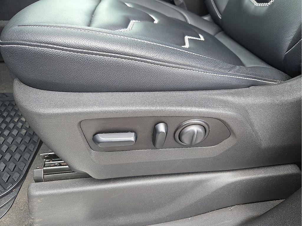 used 2021 Chevrolet Silverado 1500 car, priced at $40,989