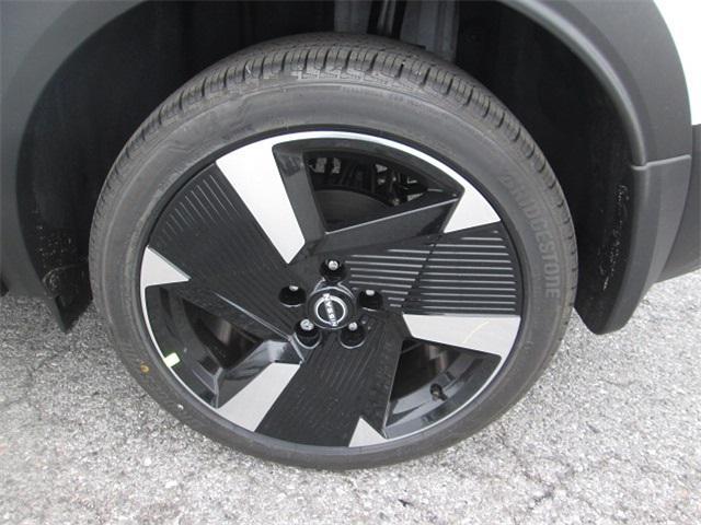 new 2025 Nissan Kicks car, priced at $29,154