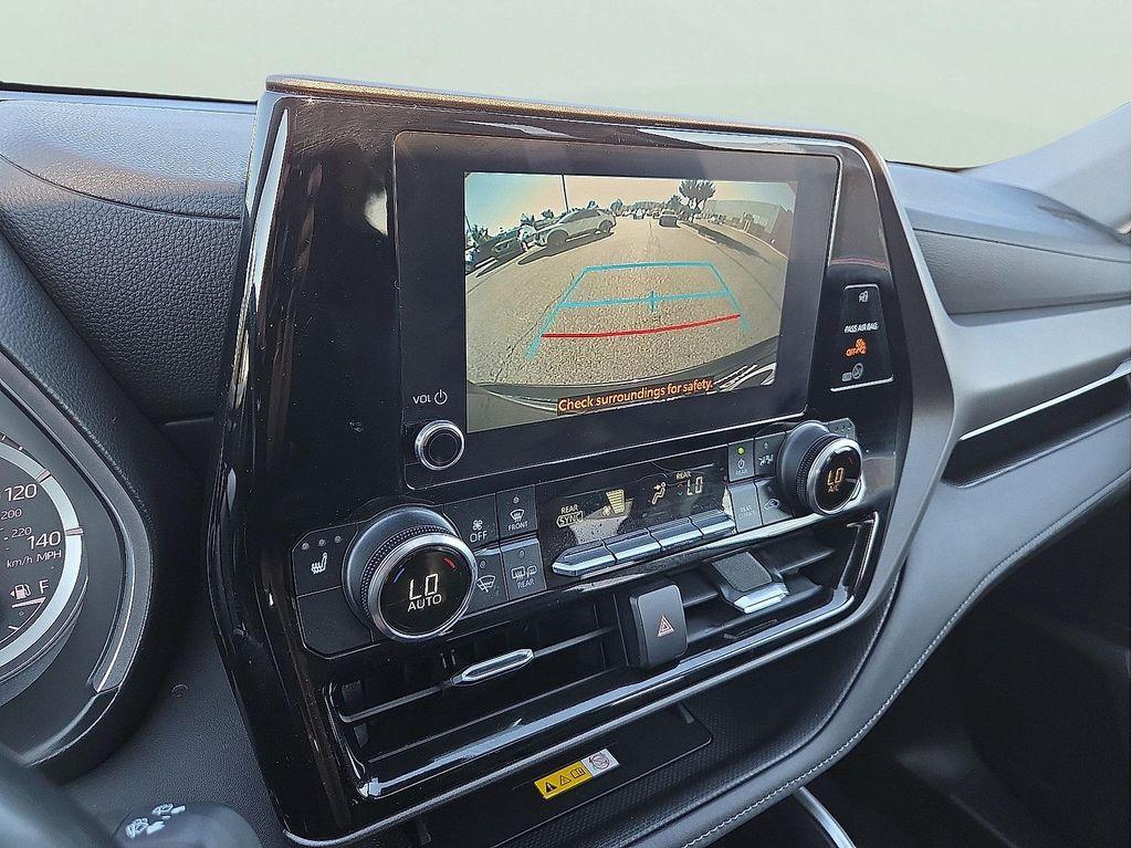 used 2023 Toyota Highlander car, priced at $33,531