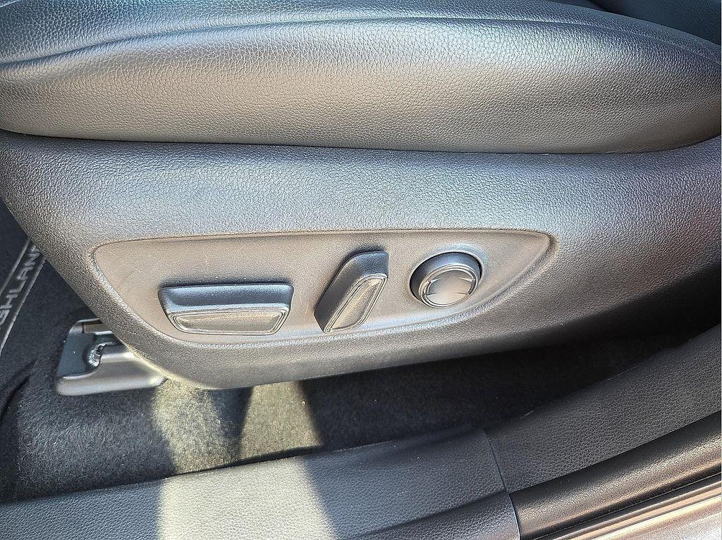 used 2023 Toyota Highlander car, priced at $33,531