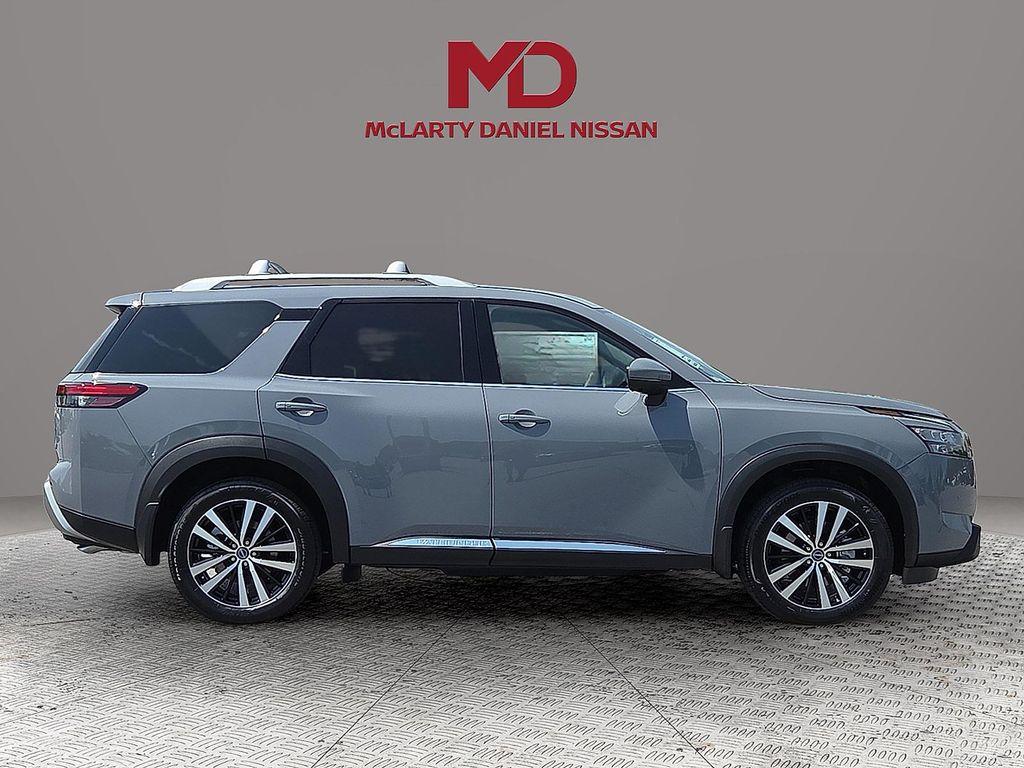 new 2025 Nissan Pathfinder car, priced at $49,118