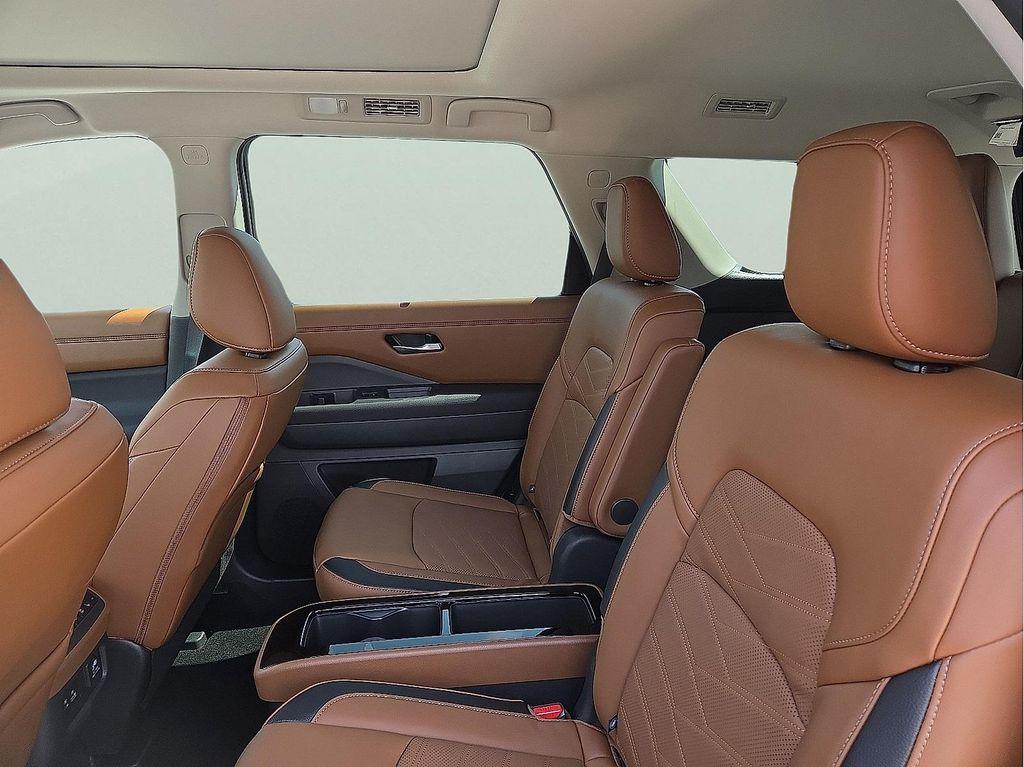new 2025 Nissan Pathfinder car, priced at $49,118