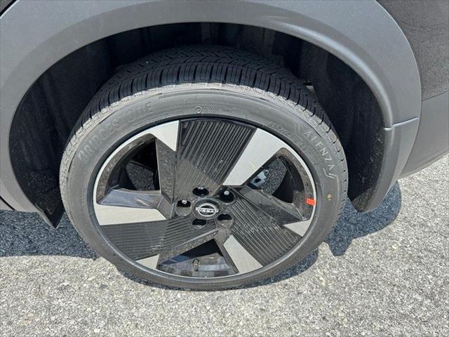 new 2025 Nissan Kicks car, priced at $29,782
