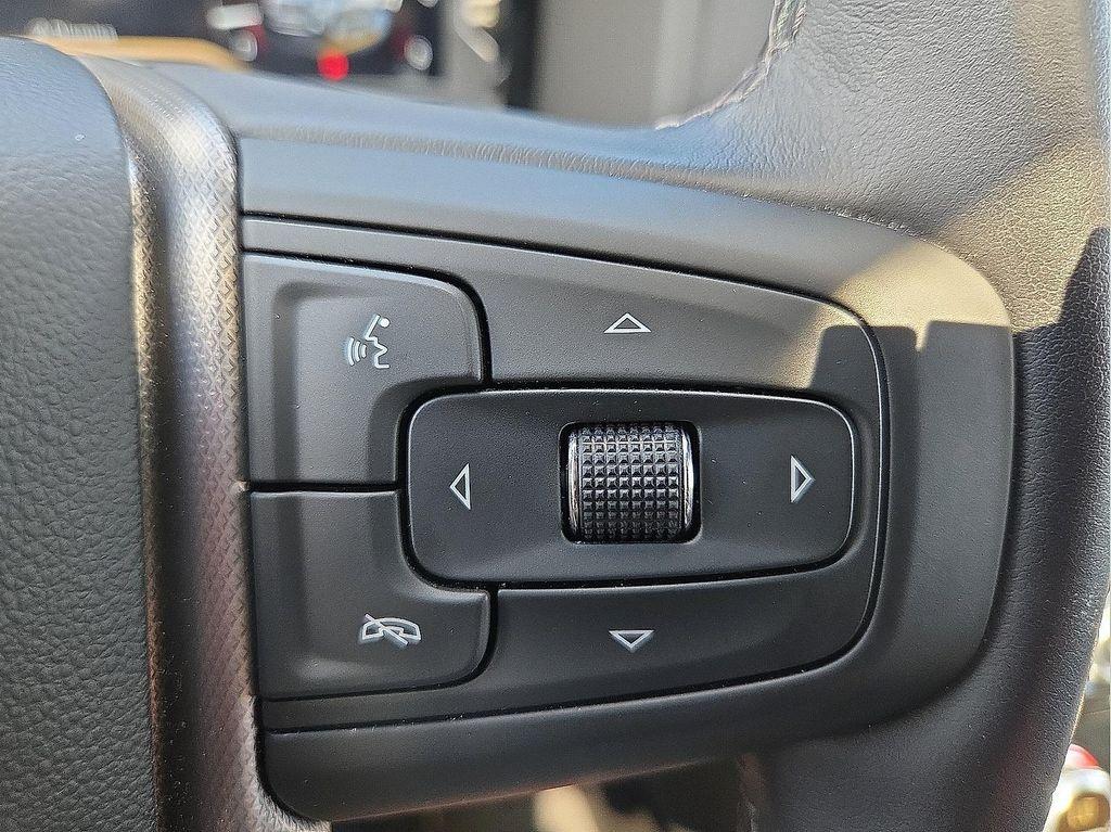 used 2024 GMC Yukon car, priced at $70,398