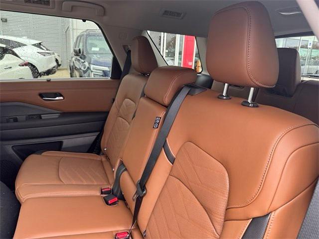 new 2025 Nissan Pathfinder car, priced at $46,776