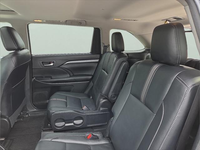 used 2018 Toyota Highlander car, priced at $19,389