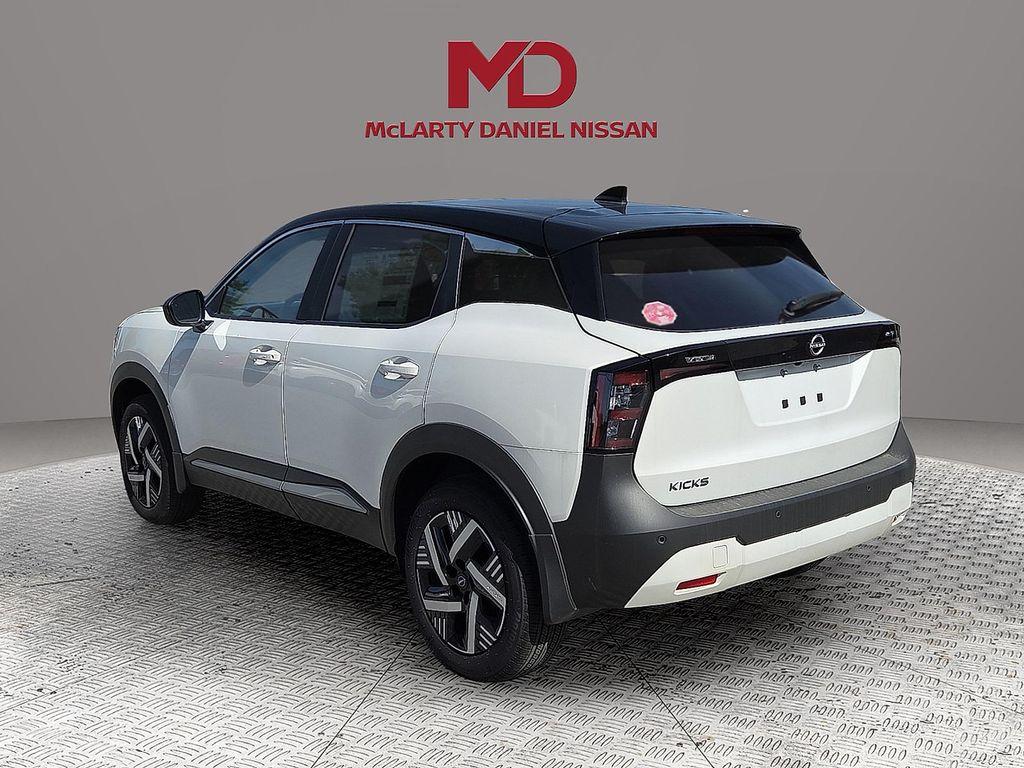 new 2025 Nissan Kicks car, priced at $25,526