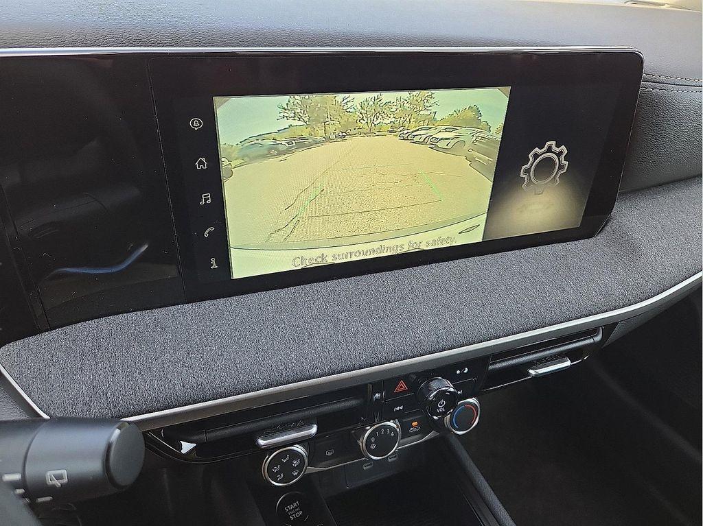 new 2025 Nissan Kicks car, priced at $25,526