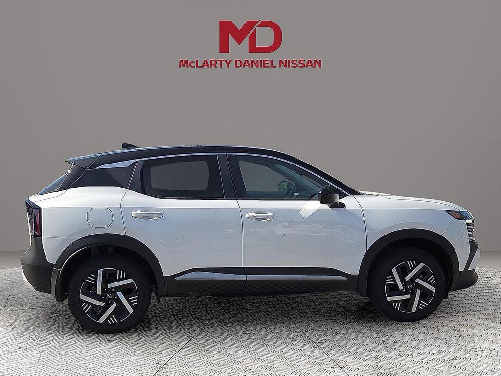 new 2025 Nissan Kicks car, priced at $25,526