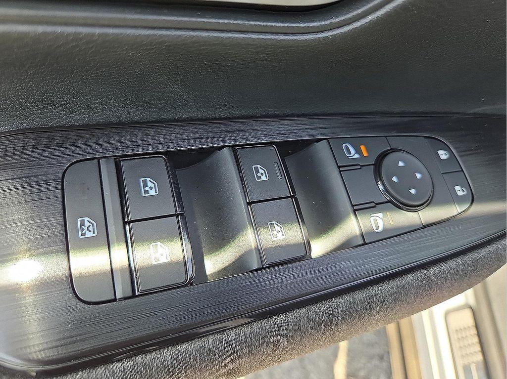 new 2025 Nissan Kicks car, priced at $25,526