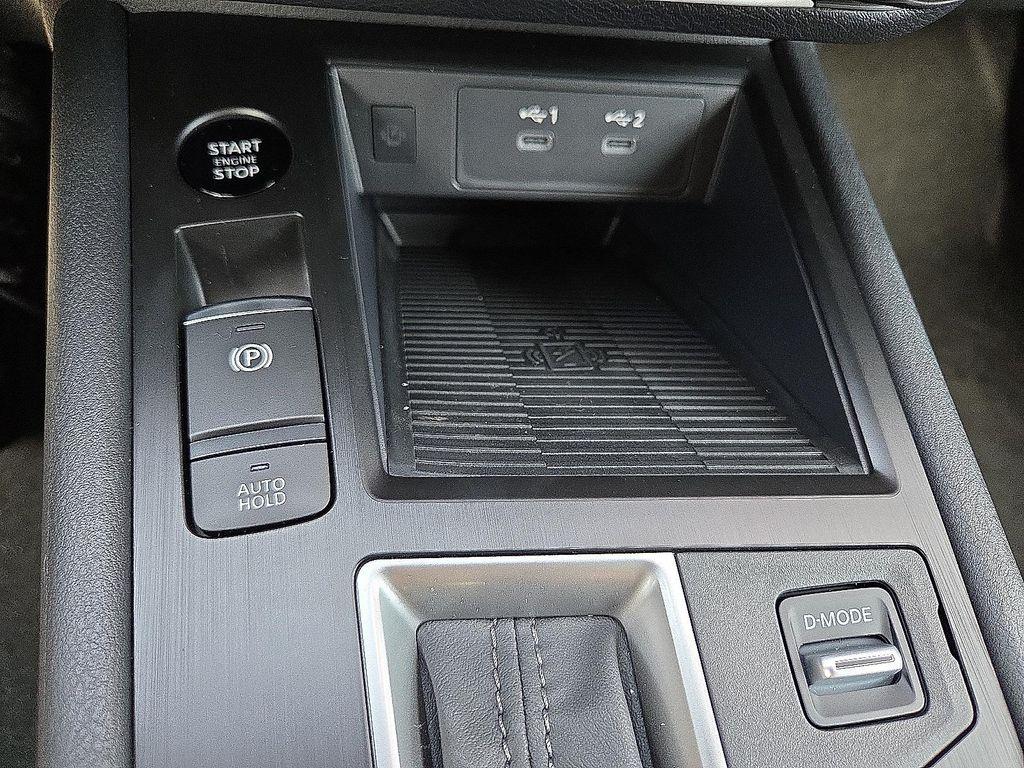 new 2025 Nissan Kicks car, priced at $25,526