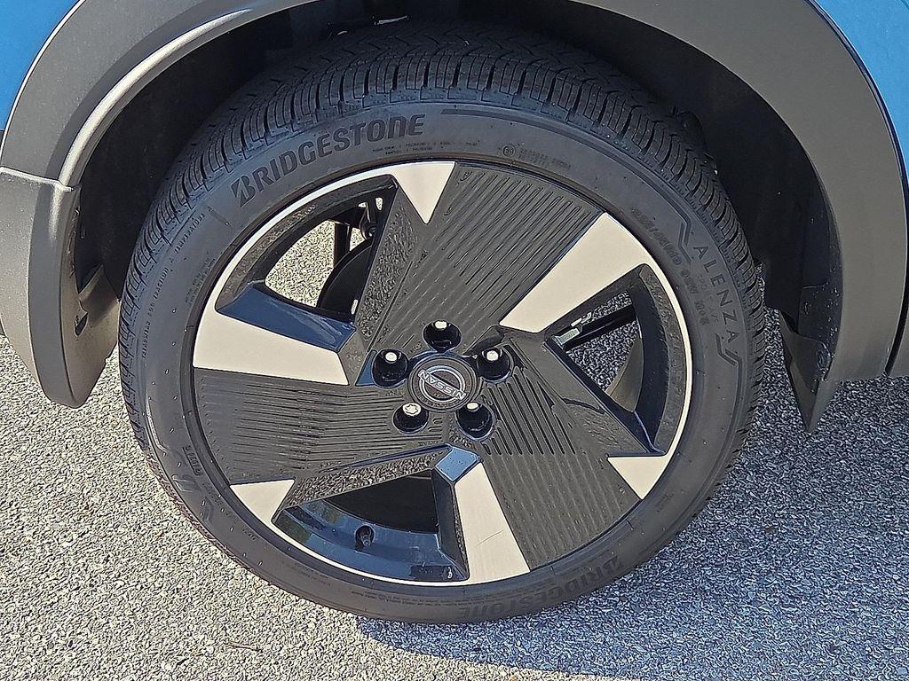 new 2025 Nissan Kicks car, priced at $29,438