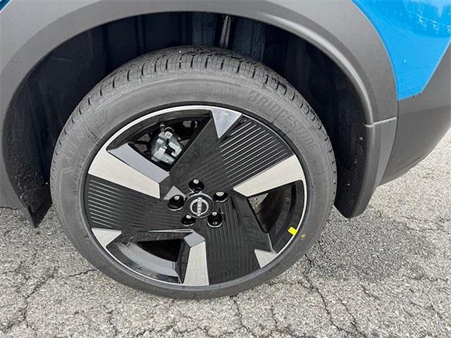 new 2025 Nissan Kicks car, priced at $29,383