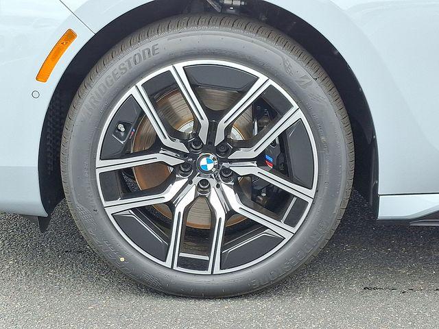 new 2025 BMW 760 car, priced at $123,325
